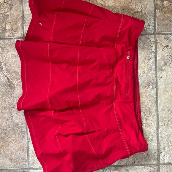 New Lululemon Athletica Vibrant Red Mini Skirt - Picture 2 of 5